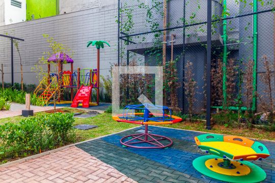 Área comum - Playground de kitnet/studio para alugar com 1 quarto, 28m² em Pinheiros, São Paulo