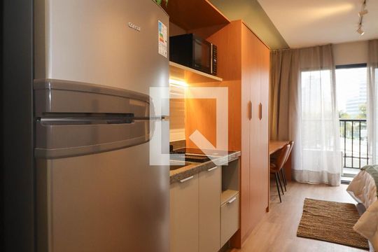 Cozinha de kitnet/studio para alugar com 1 quarto, 28m² em Pinheiros, São Paulo