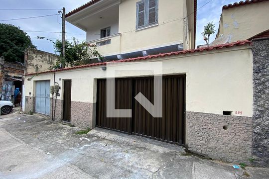 Fachada de casa à venda com 3 quartos, 88m² em Méier, Rio de Janeiro