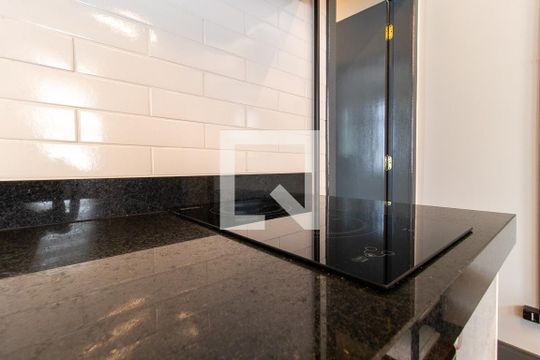 Detalhe da cozinha de apartamento para alugar com 1 quarto, 55m² em Centro, Curitiba