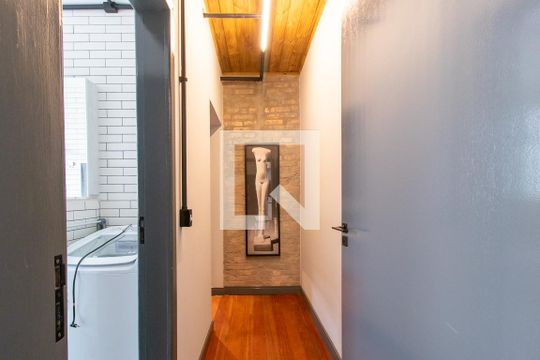 Corredor de apartamento para alugar com 1 quarto, 55m² em Centro, Curitiba