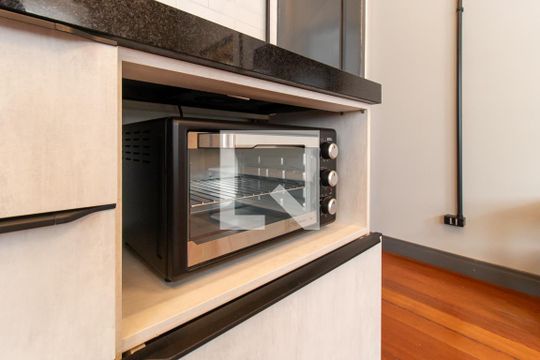 Detalhe da cozinha de apartamento para alugar com 1 quarto, 55m² em Centro, Curitiba