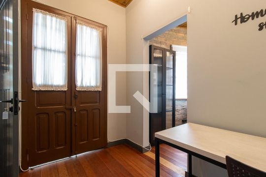 Escritório de apartamento para alugar com 1 quarto, 55m² em Centro, Curitiba