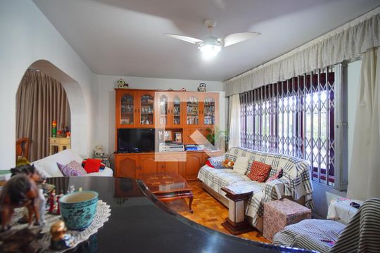 Sala de casa à venda com 5 quartos, 320m² em Jardim Europa, Porto Alegre