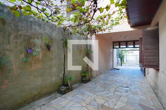 Garagem de casa à venda com 5 quartos, 320m² em Jardim Europa, Porto Alegre