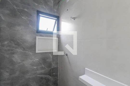 Banheiro de casa à venda com 3 quartos, 107m² em Vila Lucia, São Paulo