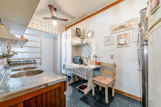 Cozinha de apartamento à venda com 2 quartos, 84m² em Moinhos de Vento, Porto Alegre