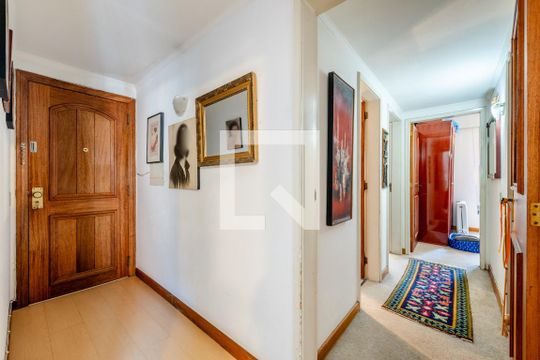 Corredor de apartamento à venda com 2 quartos, 84m² em Moinhos de Vento, Porto Alegre