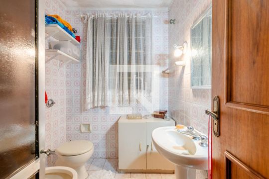 Banheiro 2 de apartamento à venda com 2 quartos, 84m² em Moinhos de Vento, Porto Alegre