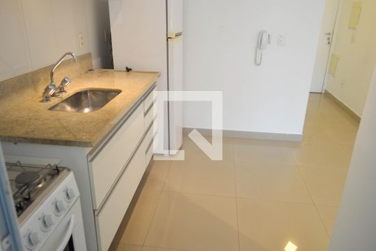 Cozinha de apartamento para alugar com 1 quarto, 50m² em Vila Gomes Cardim, São Paulo