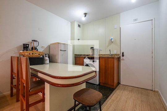 Cozinha de apartamento para alugar com 1 quarto, 43m² em Bela Vista, São Paulo