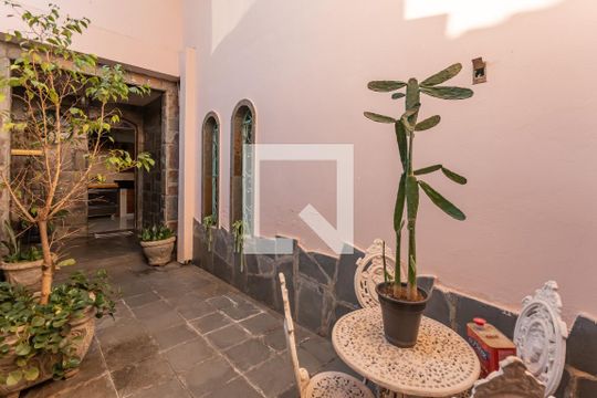 Corredor Lateral de casa à venda com 4 quartos, 313m² em Alípio de Melo, Belo Horizonte