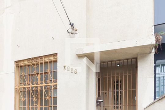 Fachada de casa à venda com 3 quartos, 200m² em Vila Mariana, São Paulo