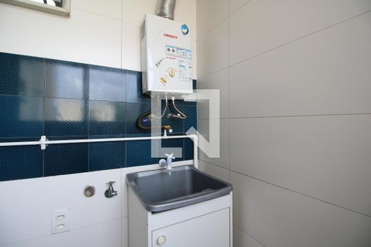 Área de Serviço de apartamento para alugar com 2 quartos, 42m² em Taquara, Rio de Janeiro