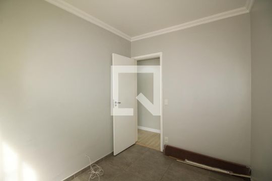 Quarto 1 de apartamento para alugar com 2 quartos, 42m² em Taquara, Rio de Janeiro