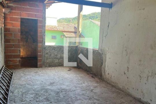 Casa à venda com 5 quartos, 253m² em Itaipu, Niterói