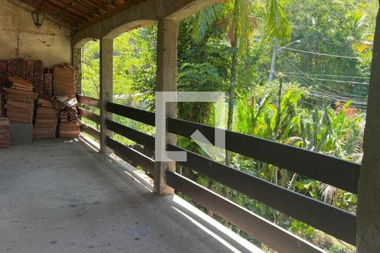 Casa à venda com 5 quartos, 253m² em Itaipu, Niterói