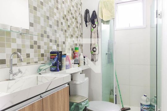 Banheiro de apartamento à venda com 2 quartos, 32m² em Cidade Antônio Estêvão de Carvalho, São Paulo