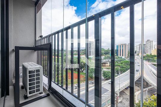 Studio - Varanda de kitnet/studio para alugar com 1 quarto, 24m² em Pinheiros, São Paulo