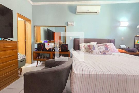 Casa à venda com 4 quartos, 250m² em Fátima, Niterói