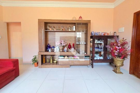 Casa à venda com 4 quartos, 250m² em Fátima, Niterói