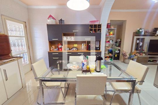 Casa à venda com 4 quartos, 250m² em Fátima, Niterói