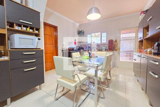 Casa à venda com 4 quartos, 250m² em Fátima, Niterói