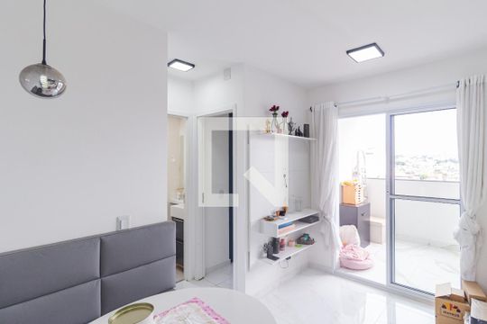 Apartamento à venda com 2 quartos, 46m² em Umuarama, Osasco