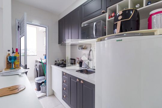 Cozinha de apartamento à venda com 2 quartos, 46m² em Umuarama, Osasco