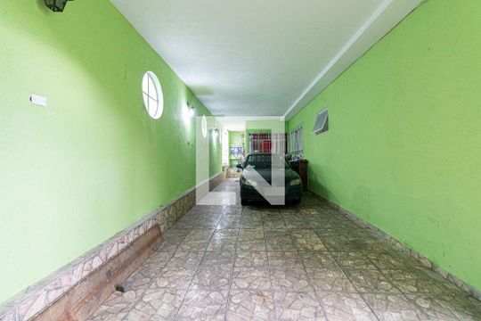 Garagem de casa à venda com 5 quartos, 250m² em Vila Feliz, São Paulo