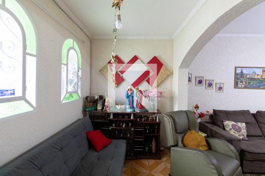 Sala de casa à venda com 5 quartos, 250m² em Vila Feliz, São Paulo