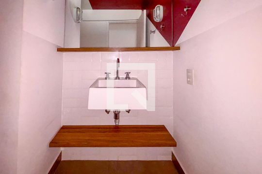 Banheiro de apartamento para alugar com 3 quartos, 117m² em Pinheiros, São Paulo