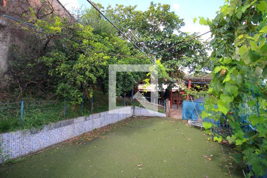 Quintal de casa à venda com 3 quartos, 164m² em Ermelinda, Belo Horizonte