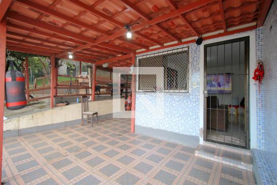 Varanda de casa à venda com 3 quartos, 164m² em Ermelinda, Belo Horizonte