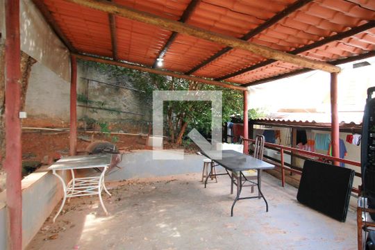 Quintal de casa à venda com 3 quartos, 164m² em Ermelinda, Belo Horizonte