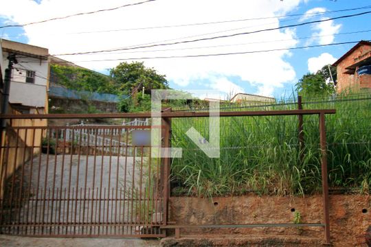 Fachada de casa à venda com 3 quartos, 164m² em Ermelinda, Belo Horizonte