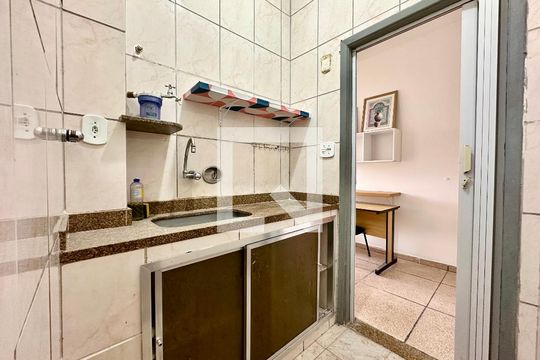 Cozinha e Área de Serviço de apartamento à venda com 1 quarto, 42m² em Saúde, Rio de Janeiro