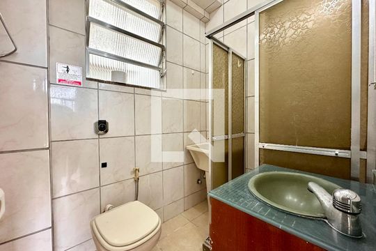 Banheiro de apartamento à venda com 1 quarto, 42m² em Saúde, Rio de Janeiro