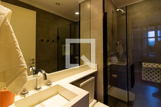 Banheiro de apartamento à venda com 2 quartos, 62m² em Vila Romana, São Paulo