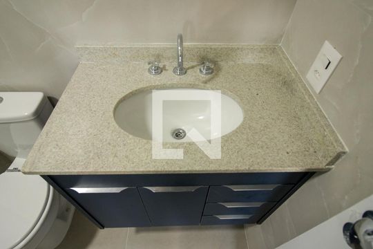 Banheiro de apartamento para alugar com 1 quarto, 31m² em Vila Prudente, São Paulo