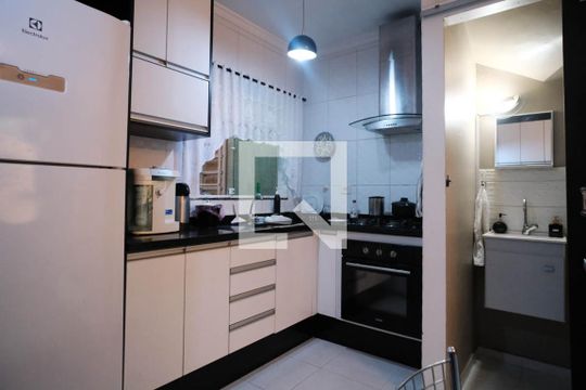 Sala/Cozinha de casa de condomínio para alugar com 2 quartos, 57m² em Vila Buenos Aires, São Paulo