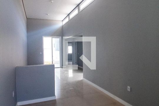 Sala de casa para alugar com 3 quartos, 110m² em Hípica, Porto Alegre