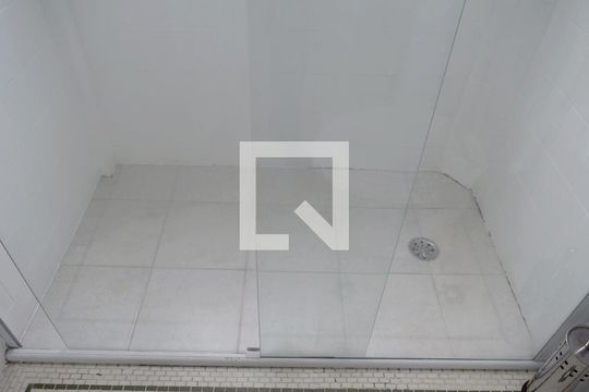 Banheiro de apartamento para alugar com 2 quartos, 72m² em Pinheiros, São Paulo