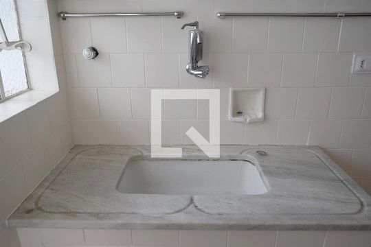 Cozinha de apartamento para alugar com 2 quartos, 72m² em Pinheiros, São Paulo