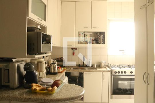 Cozinha de apartamento para alugar com 4 quartos, 127m² em Perdizes, São Paulo