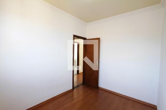 Quarto 1 de apartamento para alugar com 2 quartos, 59m² em Camargos, Belo Horizonte