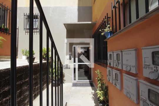 Fachada do bloco de apartamento para alugar com 2 quartos, 59m² em Camargos, Belo Horizonte