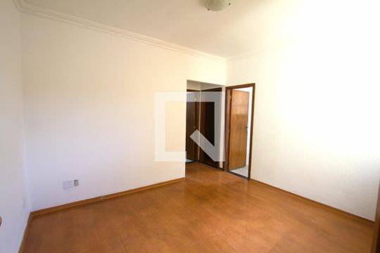Sala de apartamento para alugar com 2 quartos, 59m² em Camargos, Belo Horizonte