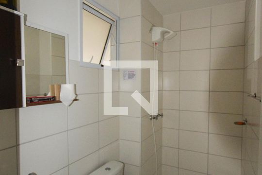 Banheiro Social de apartamento para alugar com 2 quartos, 55m² em Jardim Jasmim, Nova Iguaçu