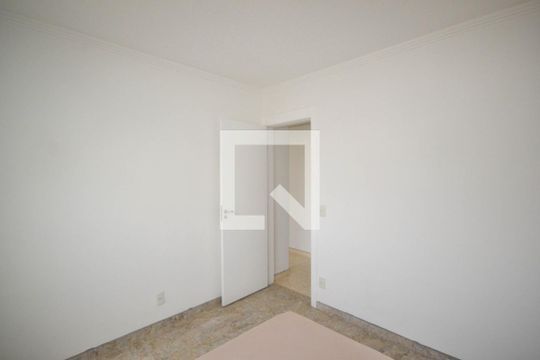 Quarto 2 de apartamento para alugar com 2 quartos, 55m² em Jardim Jasmim, Nova Iguaçu